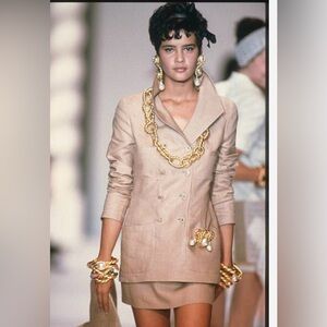 Vintage Chanel FR 38 Linen Suit New wo  Tags